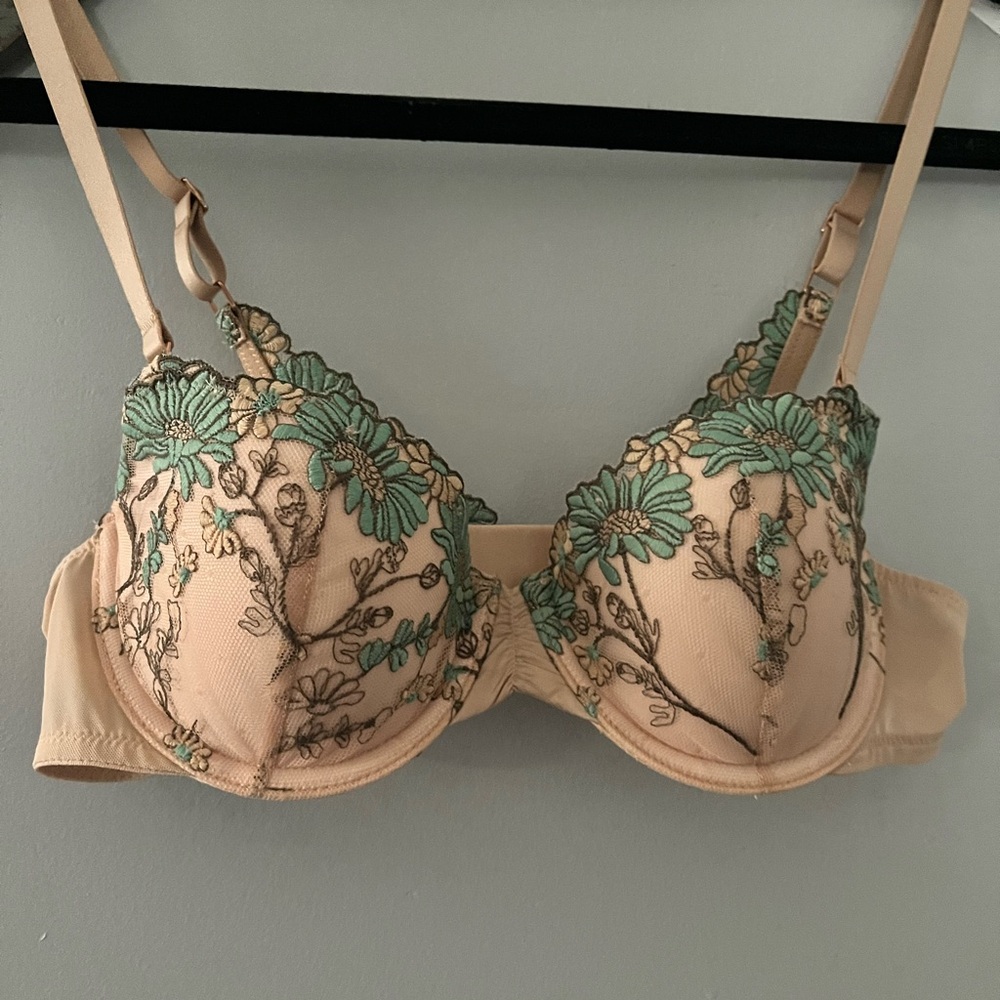 NWOT aerie Balconette embroidered lightly padded underwire bra size 34 A